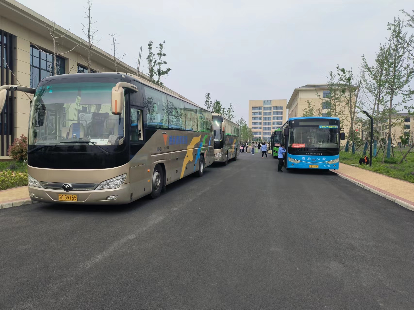 深入踐行“一改兩為”，著力解決學(xué)生乘車難題