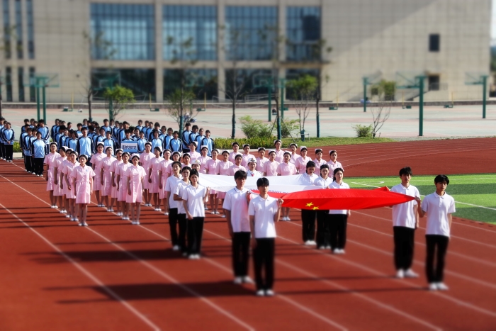 拼搏是青春最美的底色——淮南衛(wèi)生學(xué)校新校區(qū)首屆田徑運(yùn)動會圓滿舉行