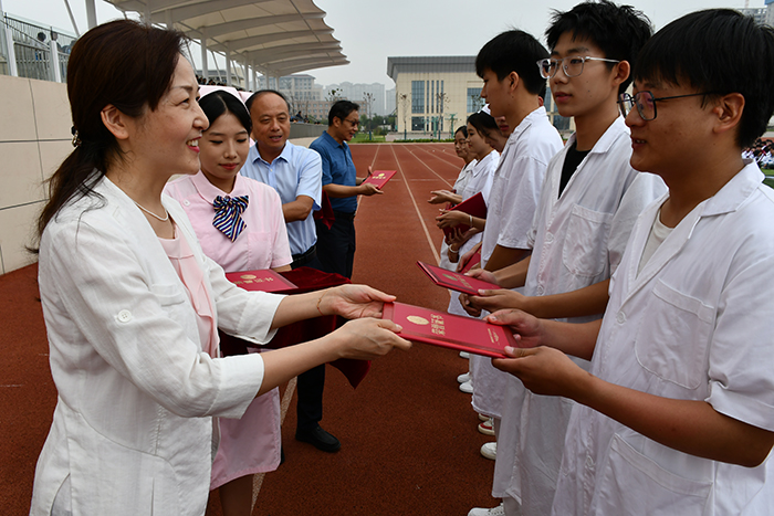 淮南衛(wèi)生學(xué)校舉辦慶祝中華人民共和國(guó)成立75周年活動(dòng)